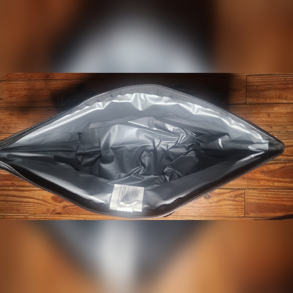 Igloo 9 Can Black and White Du Bag - Picture 5 of 5